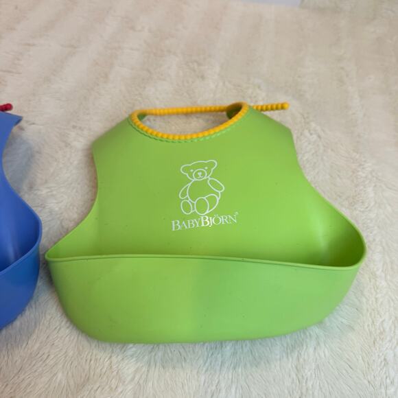 BabyBjorn Baby Feeding Bibs Plastic With Pocket Green Blue - Picture 3 of 6